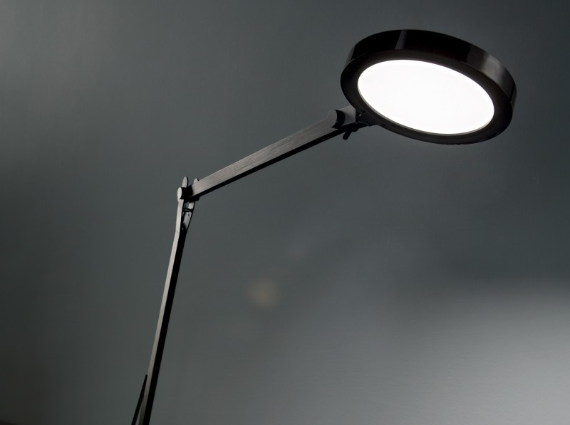 НАПОЛЬНЫЙ СВЕТИЛЬНИК СО ВСТРОЕННЫМИ СВЕТОДИОДАМИ "FUTURA" NERO 10W (4000K, 750LM) DIMMER