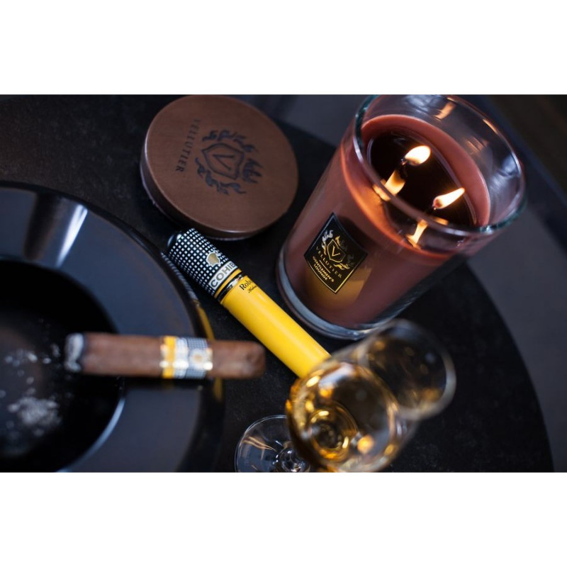 АРОМАТИЧЕСКАЯ СВЕЧА GENTLEMEN´S LOUNGE / КЛУБ ДЖЕНТЛЬМЕНОВ, 90 ГР.